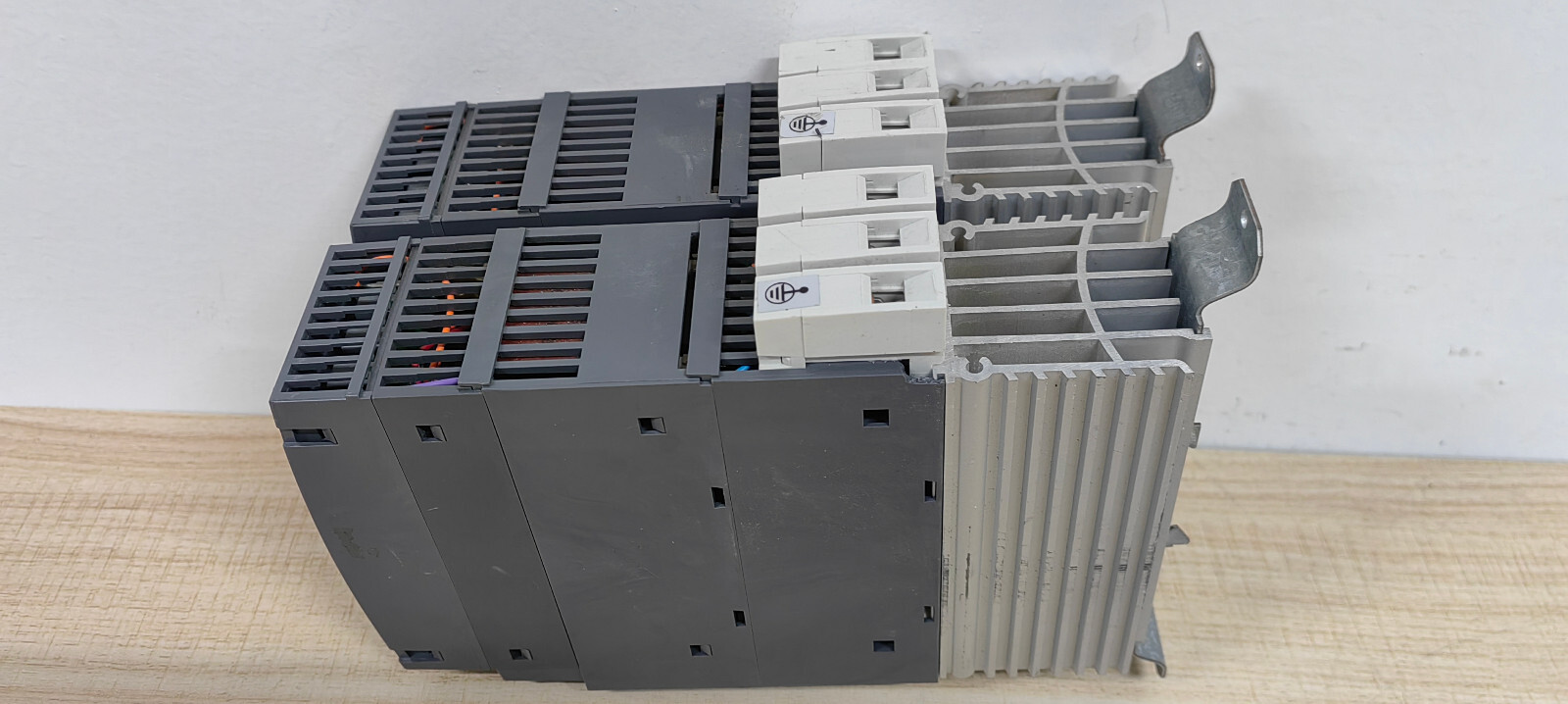 EUROTHERM 7100A 40A/220V/SELF/XXXX/NONE/PA/XXXX/4MA20/ENG/YES/V2/XXXX/DLF/SWIR