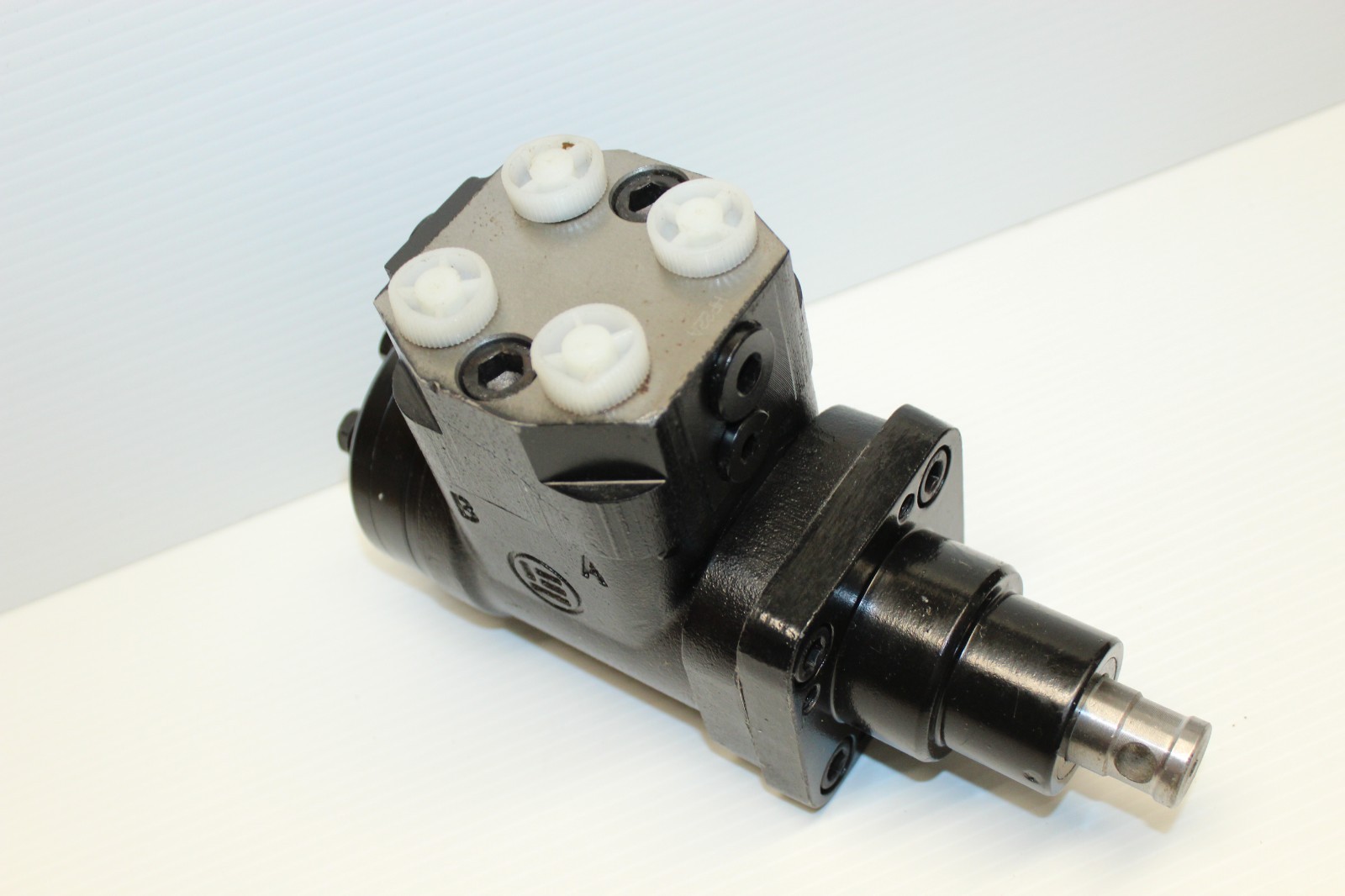 ⭐NEW⭐ Sonic Hydraulics F-763A244-AA Steering Motor for Ford Case