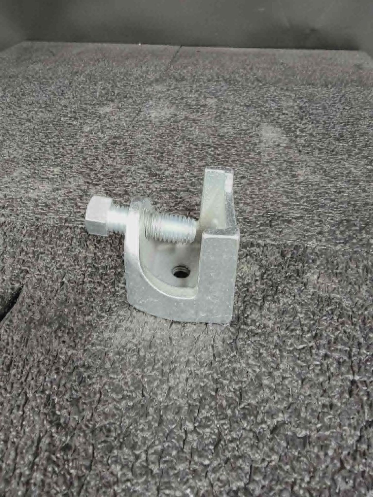 Lot of 8 Minerallac 702 2″ 3/4″ Jaw 1/2″ Screw Iron Conduit Hanger Beam Clamp