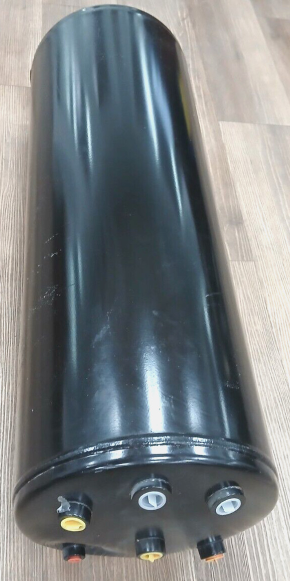 JWP AIR TANK 3557766C93 150 PSI 15.67 GALLON/ 59.31 LITER CAPACITY SAE J10
