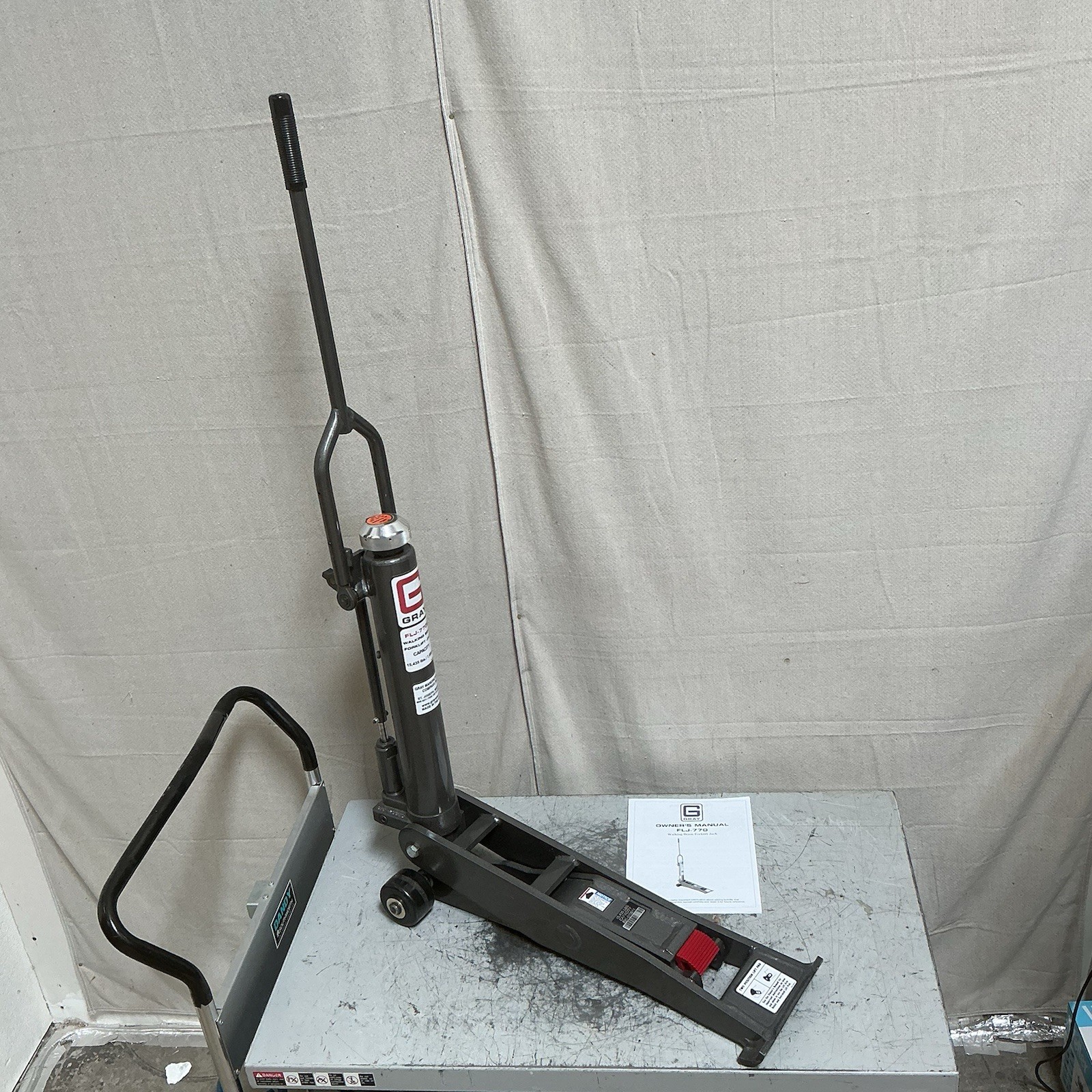 Gray FLJ-770B 7.72 Ton Load Capacity 16 In Max Lift Steel Forklift Jack (D)