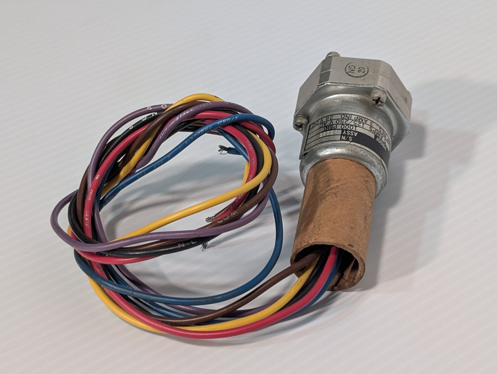 ITT Neo-Dyn 115P1CC3-1516 Pressure Switch 98087, 25PSIG, 5A, 125/250VAC