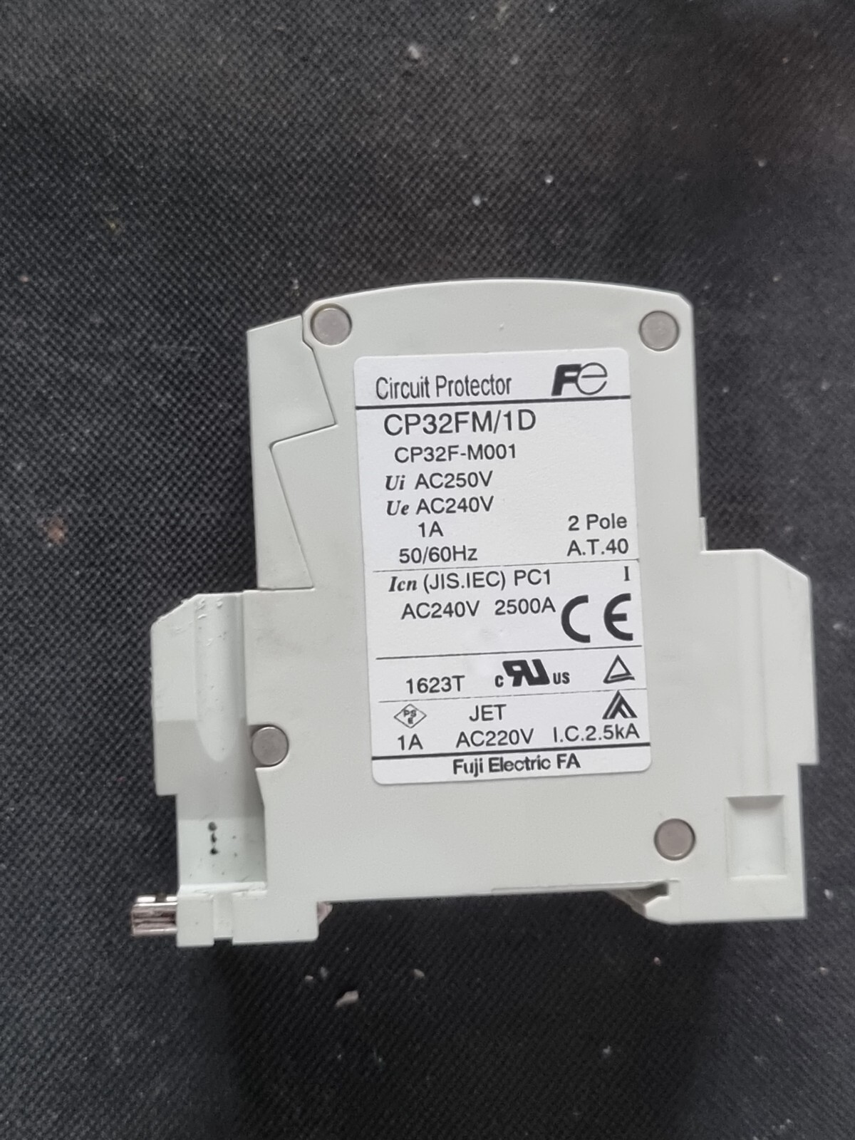 FUJI ELECTRIC CP32FM CP32FM/1D CP32F-M001 1A CIRCUIT BREAKER (R1S9.8B1)