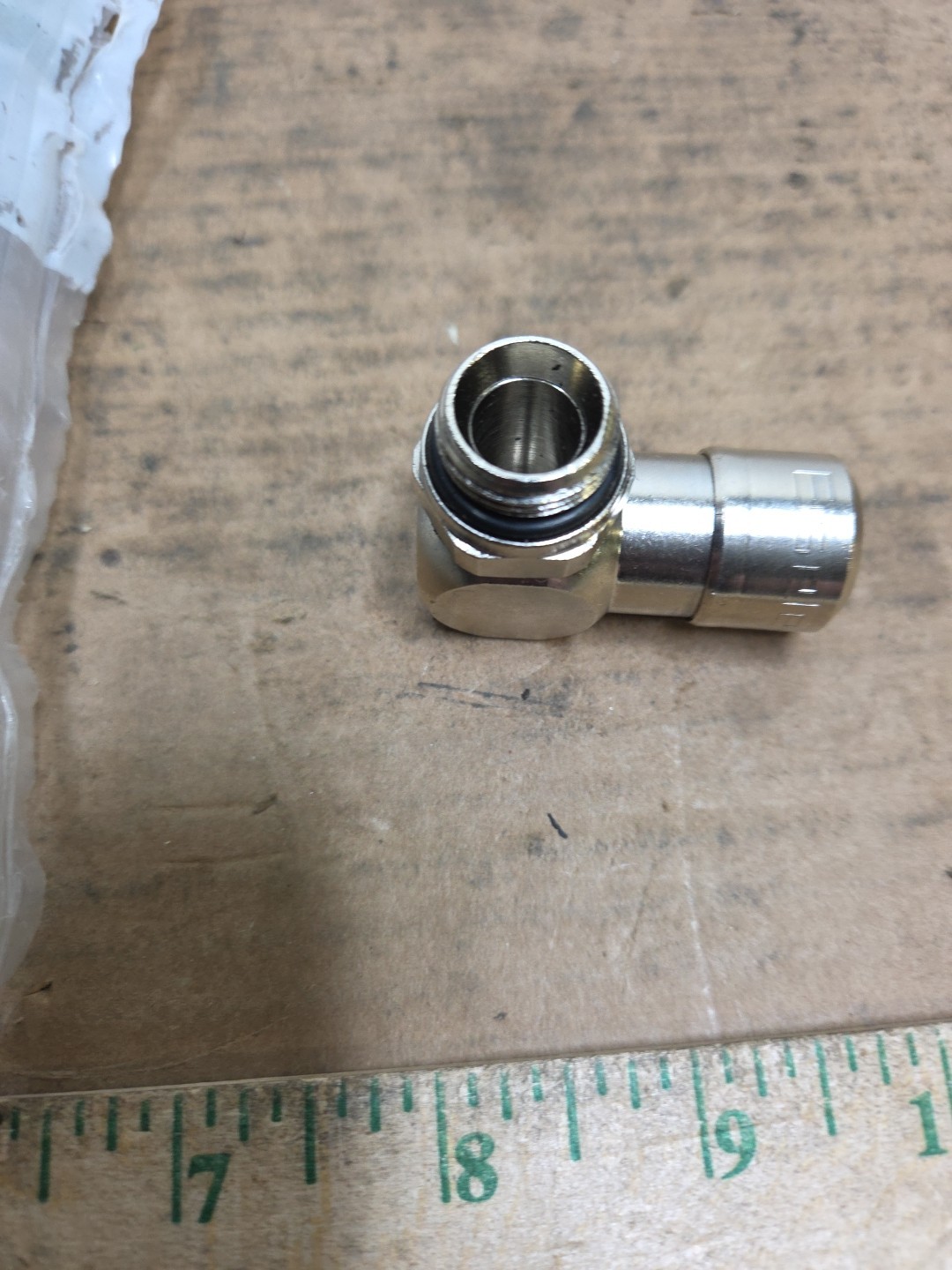 Bag Of 10 Eisele 686-0609 Push to Connect Fittings – 90° Elbow, Swivel
