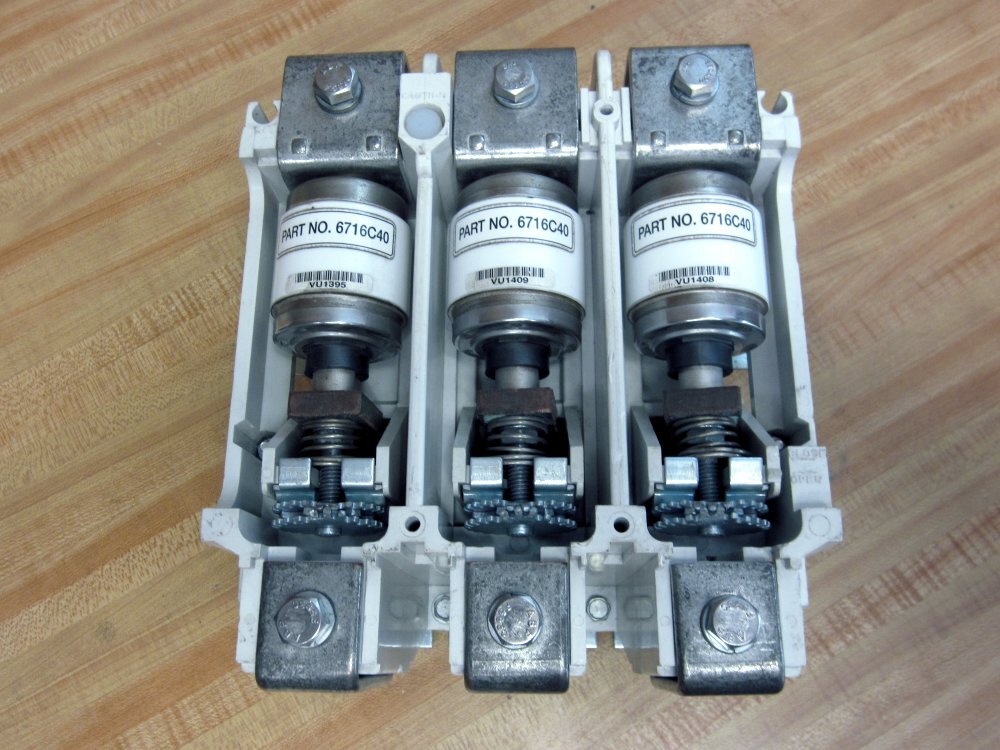 Eaton V201KTCJZ1 Vacuum Contactor w/3 6716C40