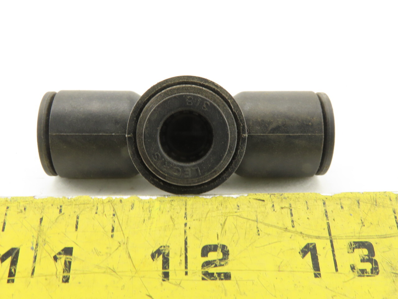 Legris Nylon Union Tee Fitting Push to Connect 1/2″ X 3/8″ X 1/2″ lot of 8