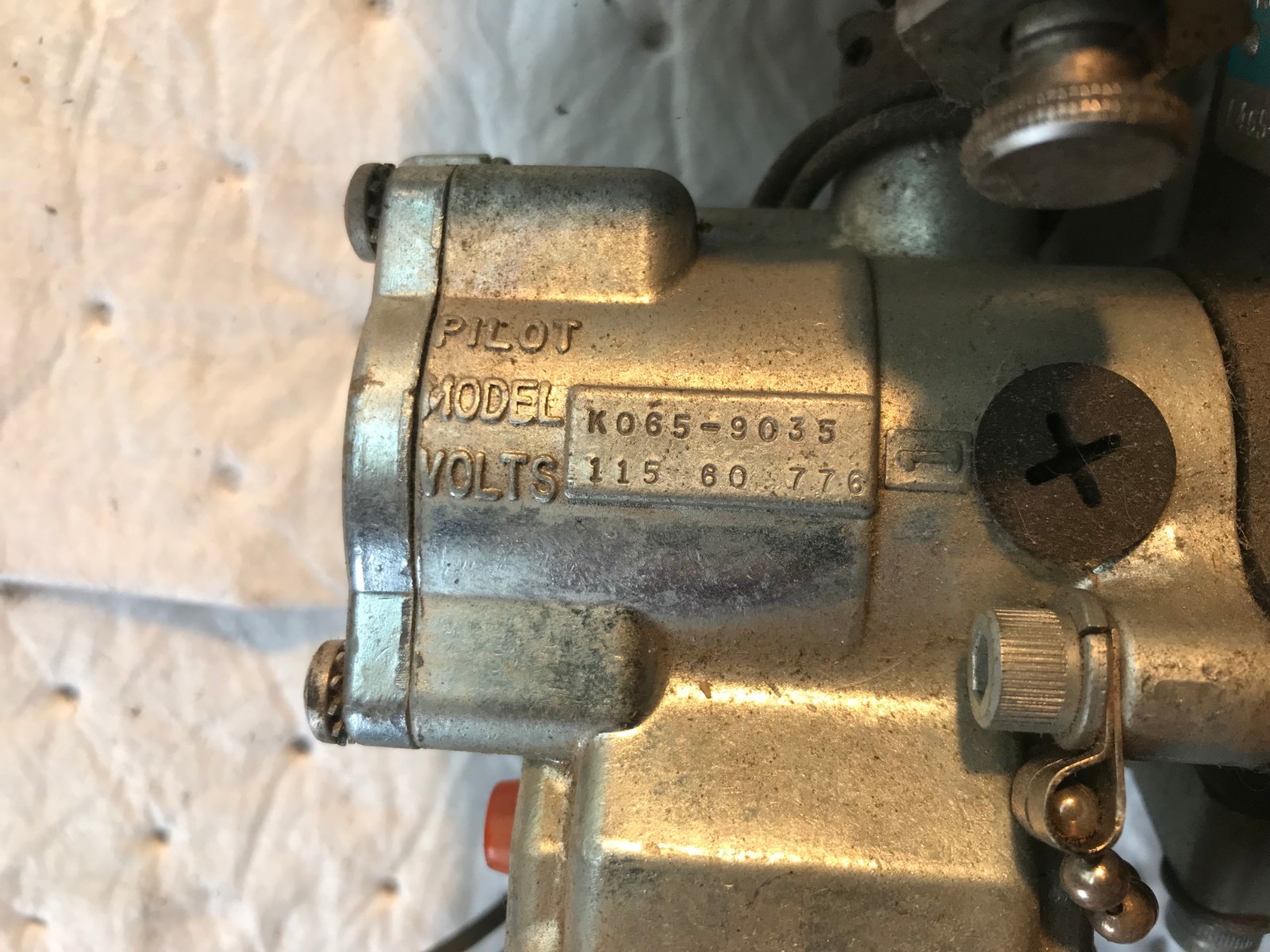 Schrader Bellows L465-39-102 K065-9035 Pneumatic Valve