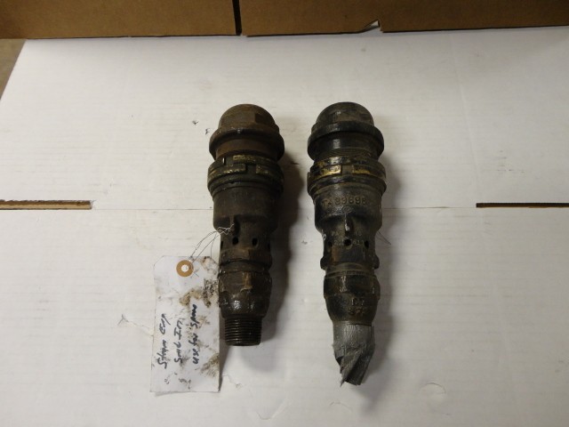 Old Locomotive Steam Engine Part 2pcs