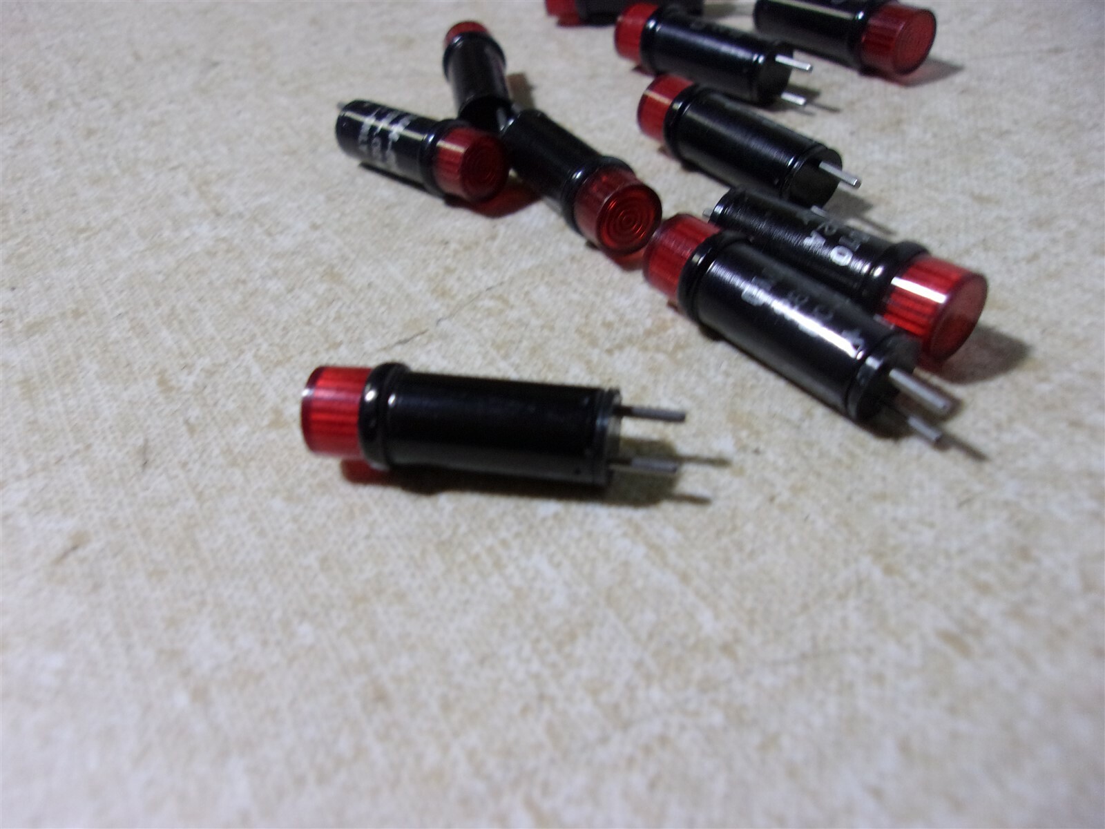 NEW Chicago Miniature Red Panel Indicator Lights CM44-010, Lot of 10