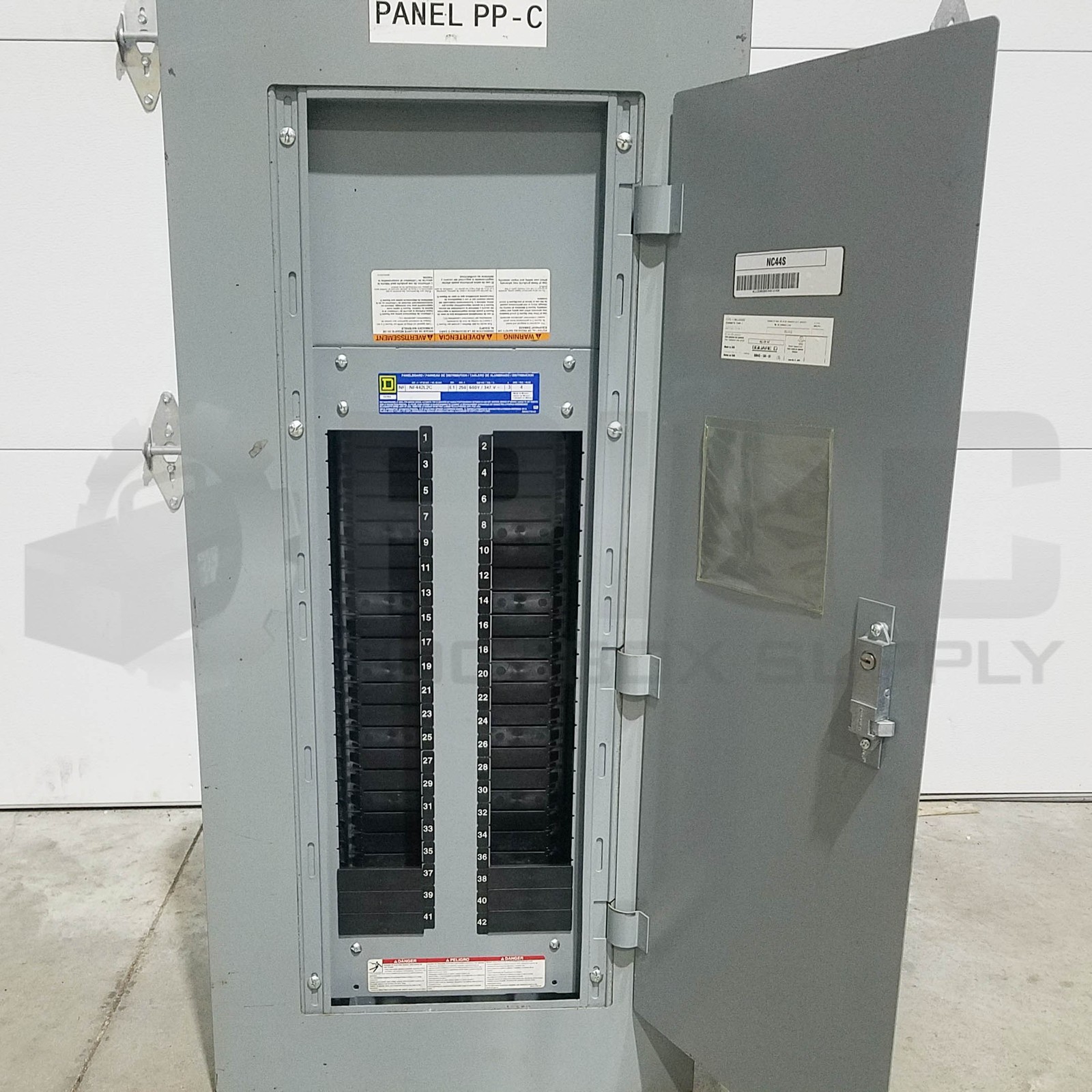 SQUARE D NF442L2C / E1 CIRCUIT BREAKER PANEL BOARD 250 MAX AMP 42 SLOT