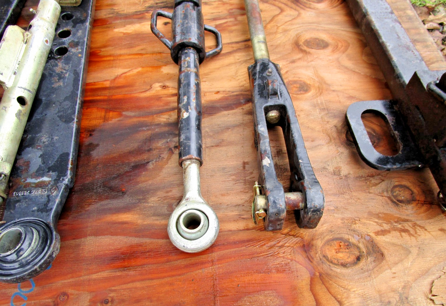 3 Point Lift Arms and Drop Pin Drawbar For Category 3 Tractor 80 -225 HP