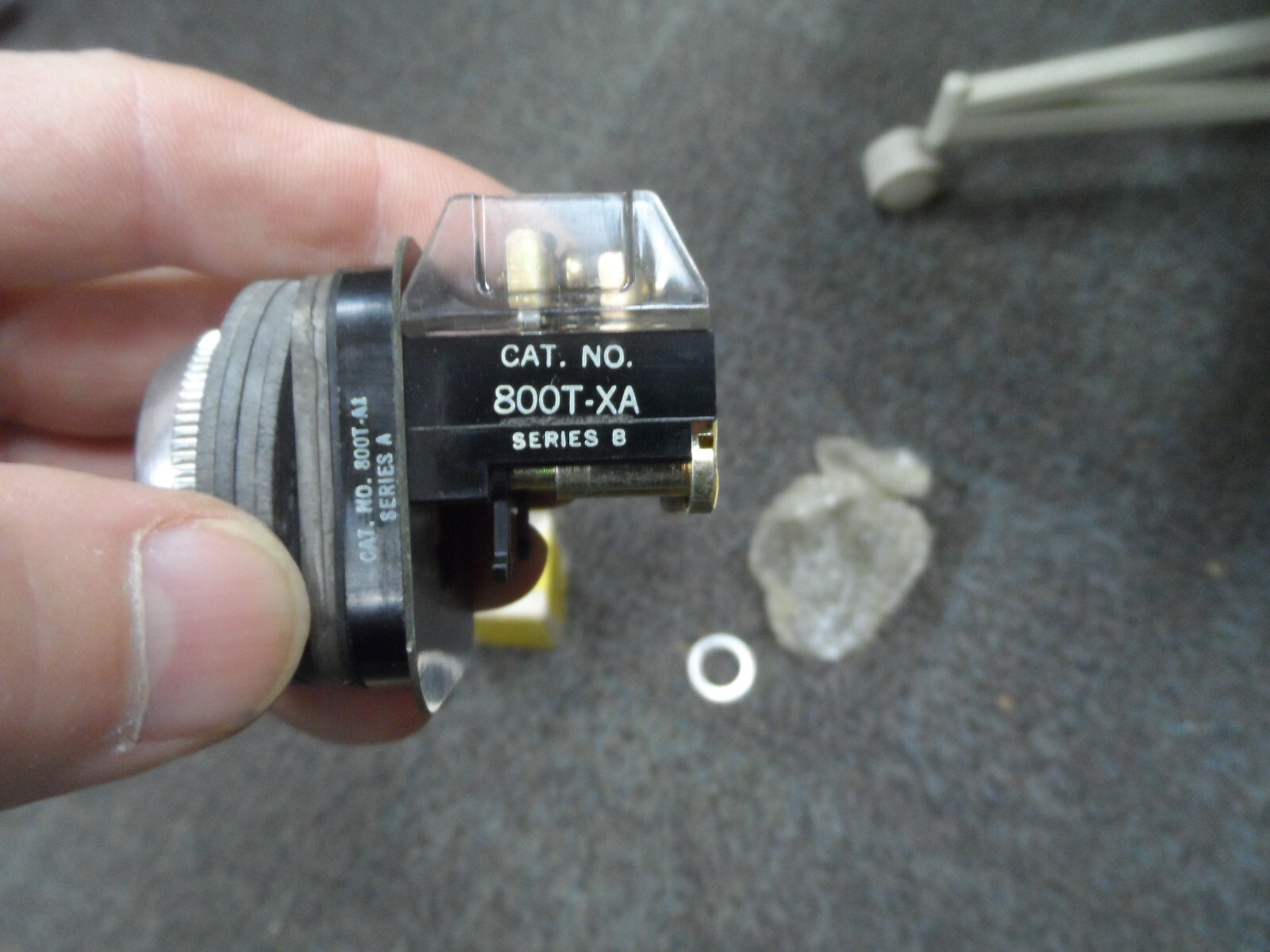 NEW WITH BOX! ALLEN-BRADLEY SER.T GREEN FLUSH MOMENTARY PUSH BUTTON 800T-A1A