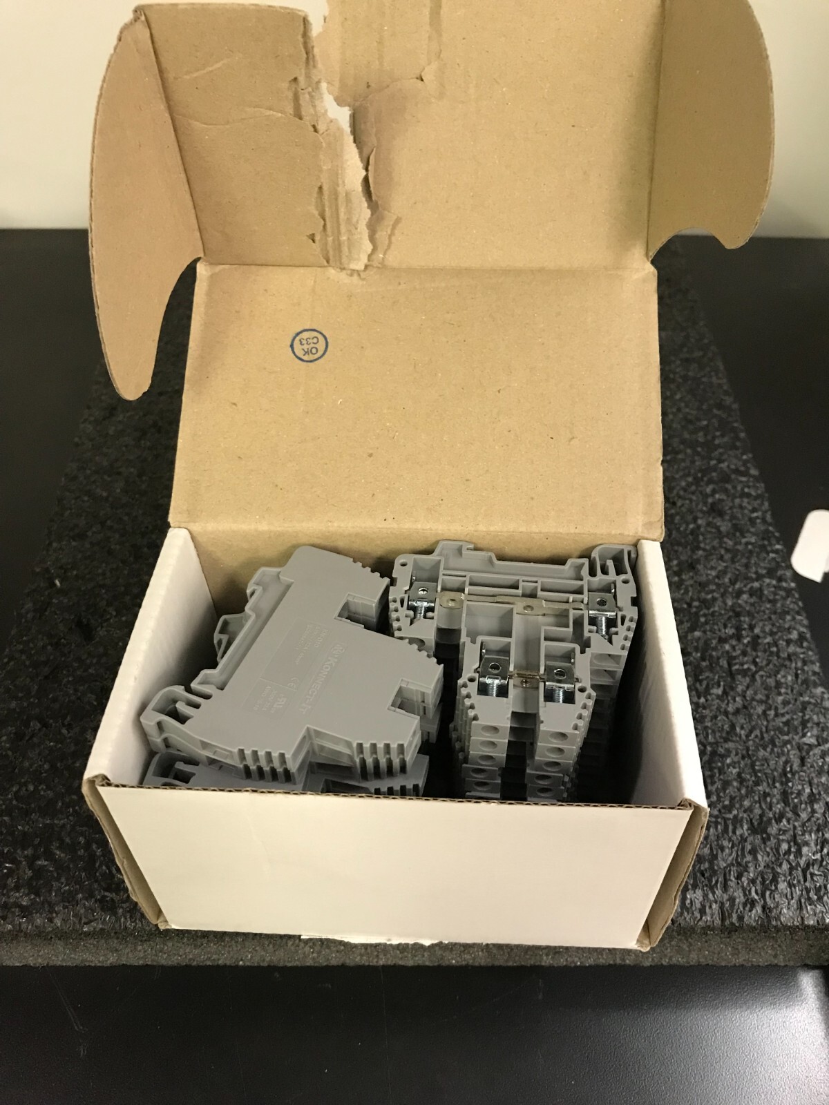 KONNECT IT KN-D10GRY-25 Two Level 30A 10AWG 300v Terminal Block 1 Box of 25