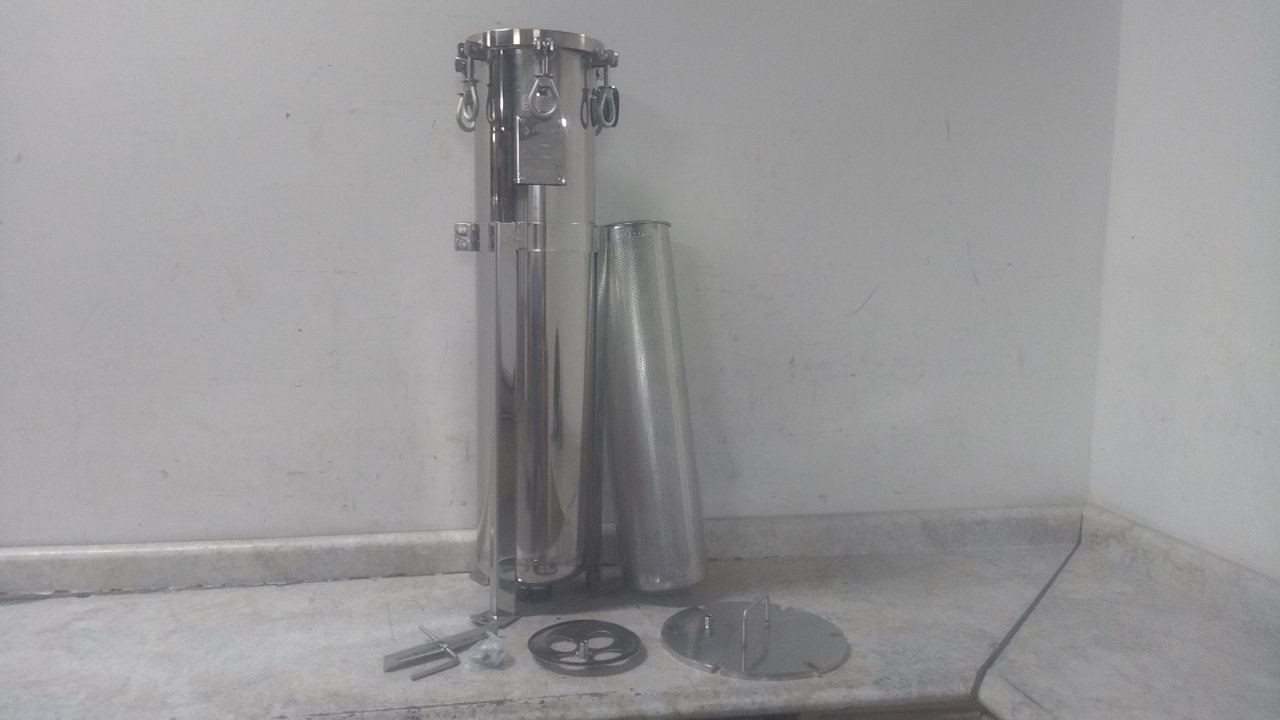 Pentair/Pentek ES22NA415-75 2 In NPT 150 Max PSI 135 GPM Bag Filter Housing