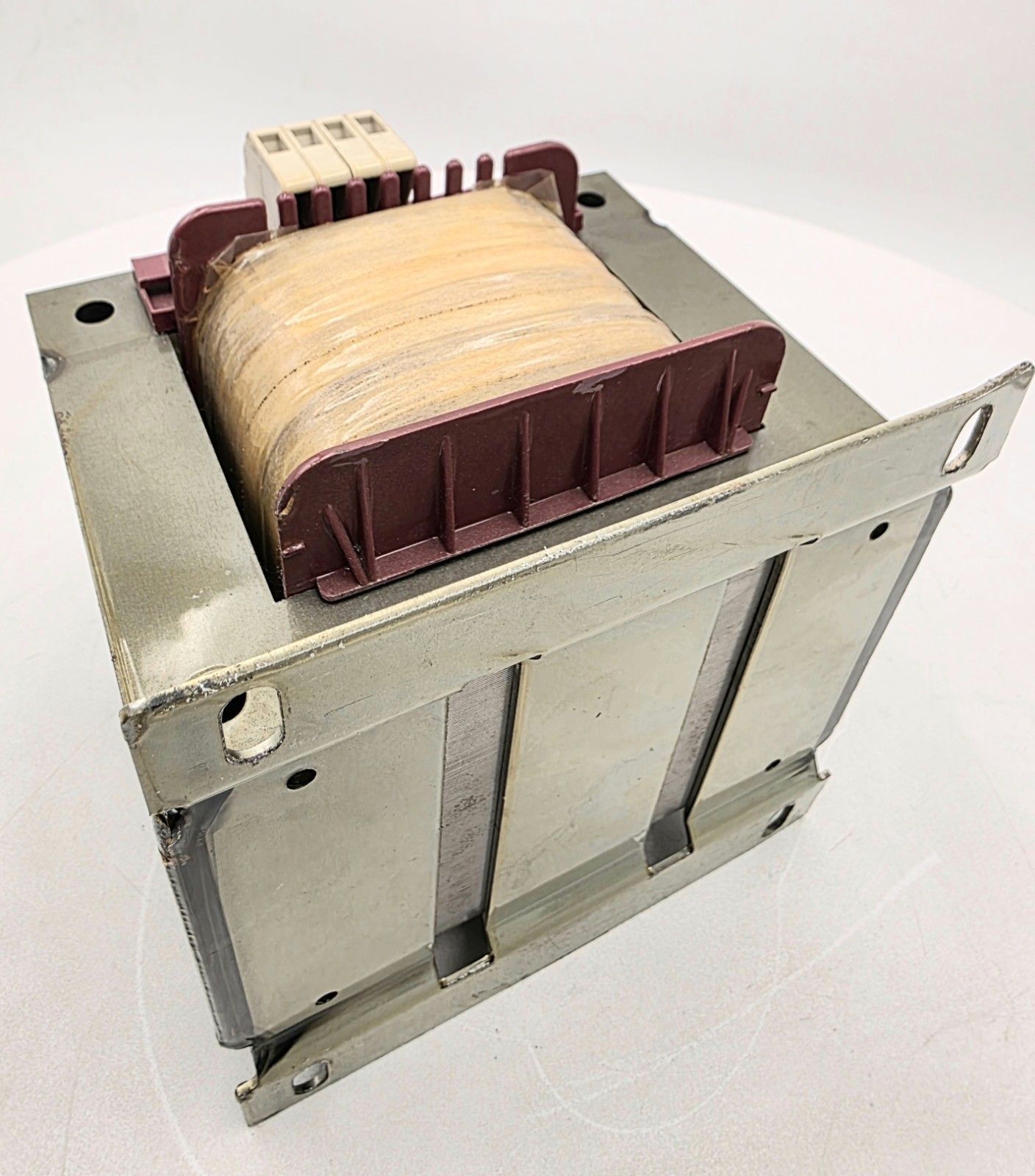 SIEMENS 4AM5742-8DD40-0FA0, 1 kVA/ 5 k VA, ta 40° C/B 50…60 Hz EN 61558