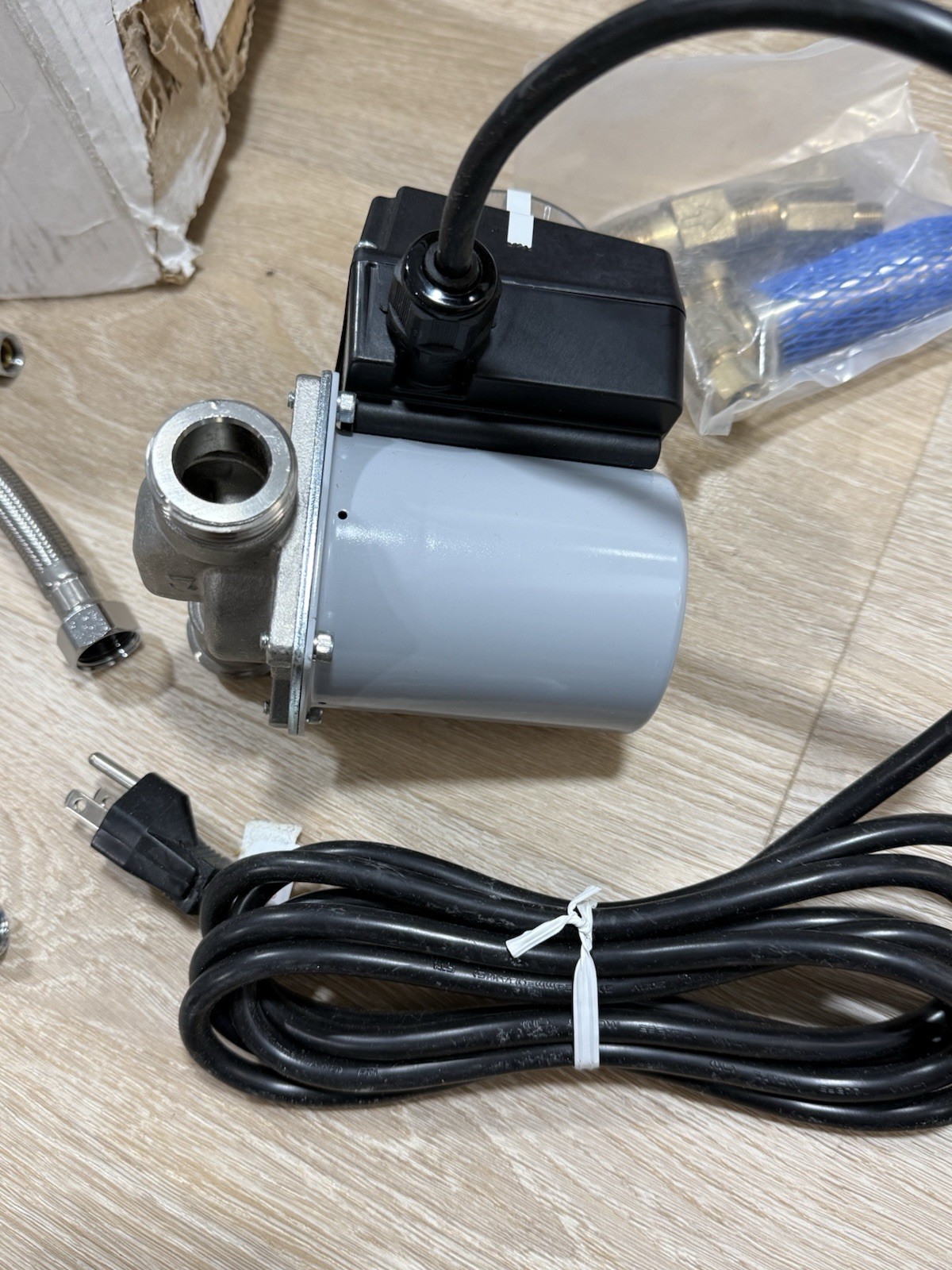 NEW APCOM TV1 Instant Hot Water Recirculating Pump Tankless Water Heaters READ