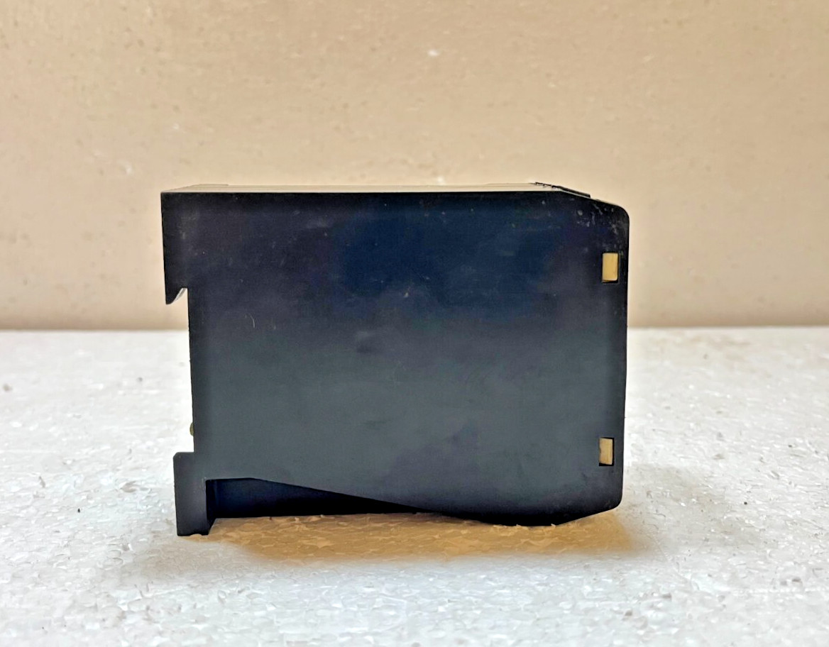 Siemens 3UN8 004 3 Pole Contactor Control Relay (FREE SHIPPING)