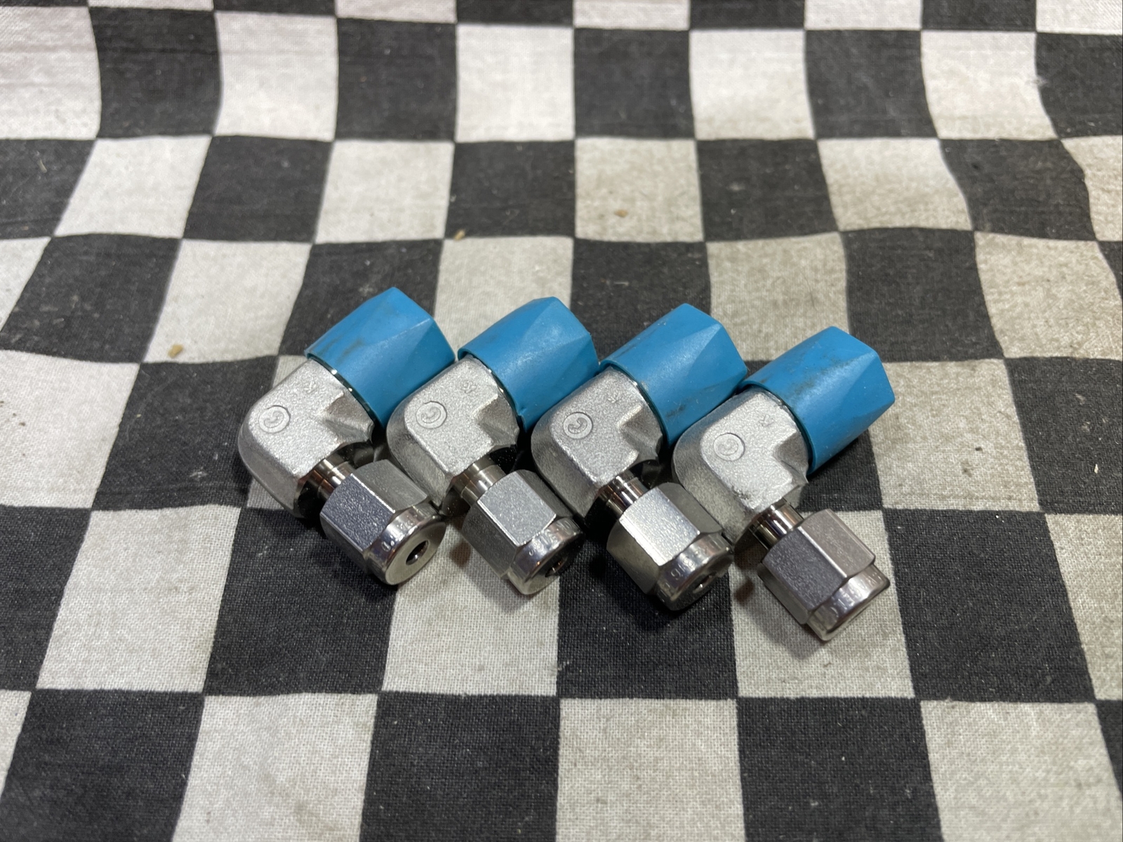 SWAGELOK SS-200-2-2, SS-200-2-4, ELBOW MALE 1/8″, LOT OF 9 SHIPSAMEDAY #1326V31