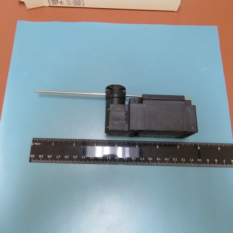 AUTOMATION DIRECT ABP2H71Z11 Qty of 1 per Lot LIMIT SWITCH