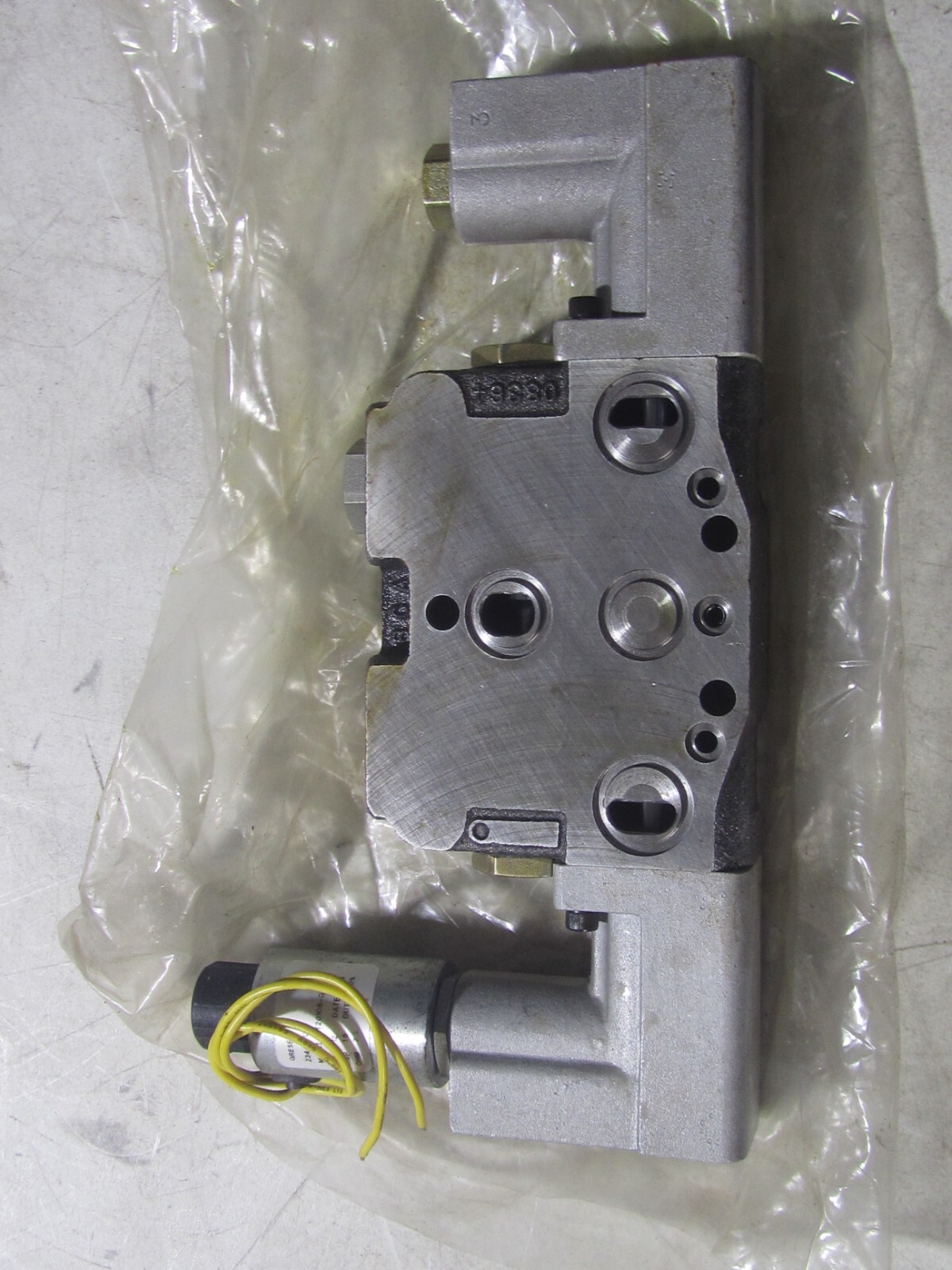 Gresen 13650060 V20 Solenoid Operated Work Section 20PC-LS-10-02-15-EPC-1-12