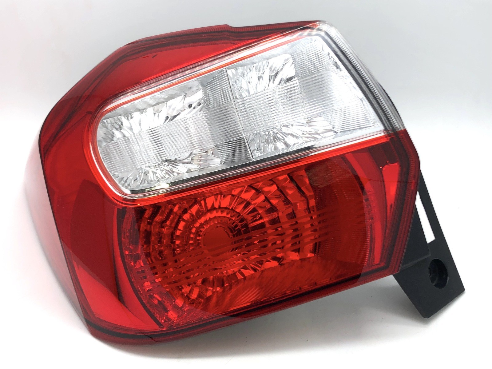 SUBARU MOBIS FAM924-01 Left Tail Light Rear Lamp 84912FJ050 2012/08- 2013/03