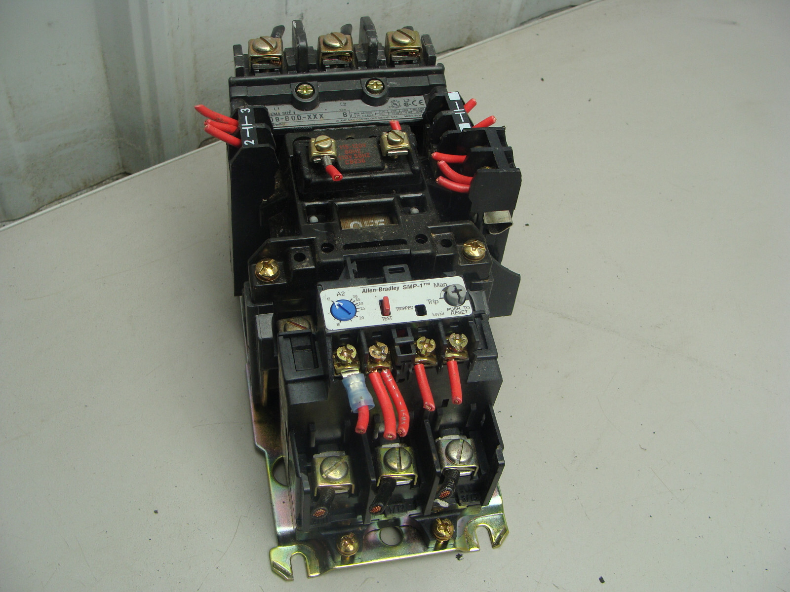 ALLEN BRADLEY CONTACTOR 509-B0D-XXX W/STARTER 592-A2HA & (2) AUX CONTACTS 595-A