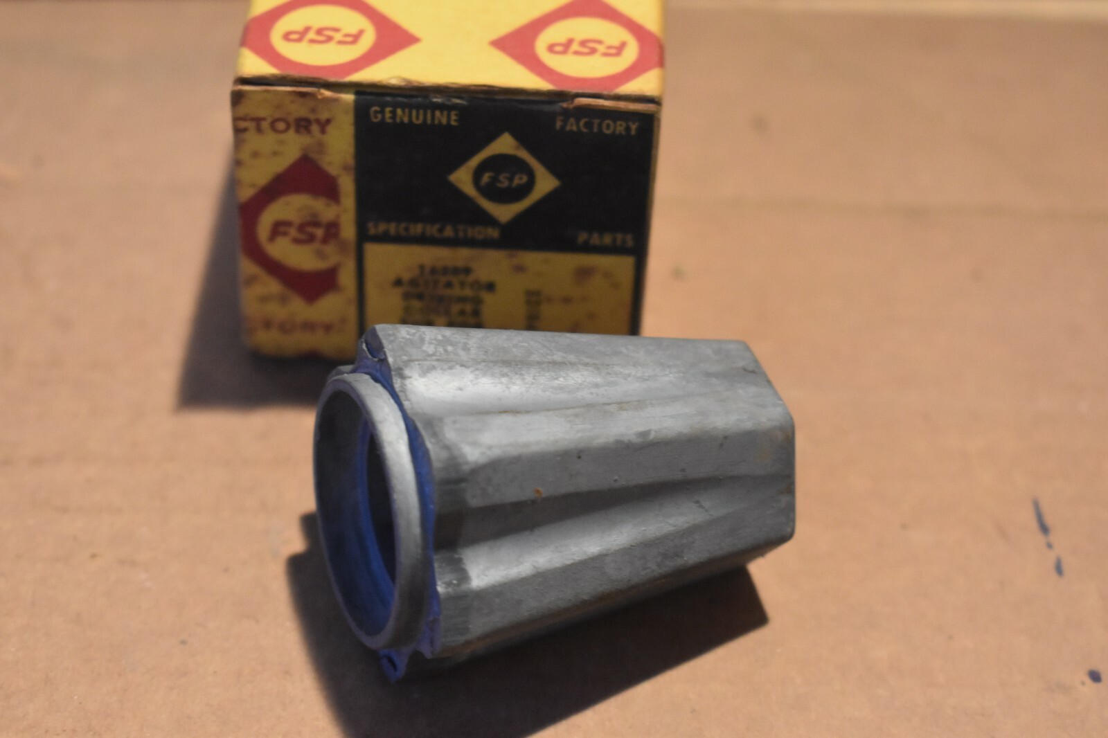 NEW VINTAGE Whirlpool FSP Agitator Collar 16209