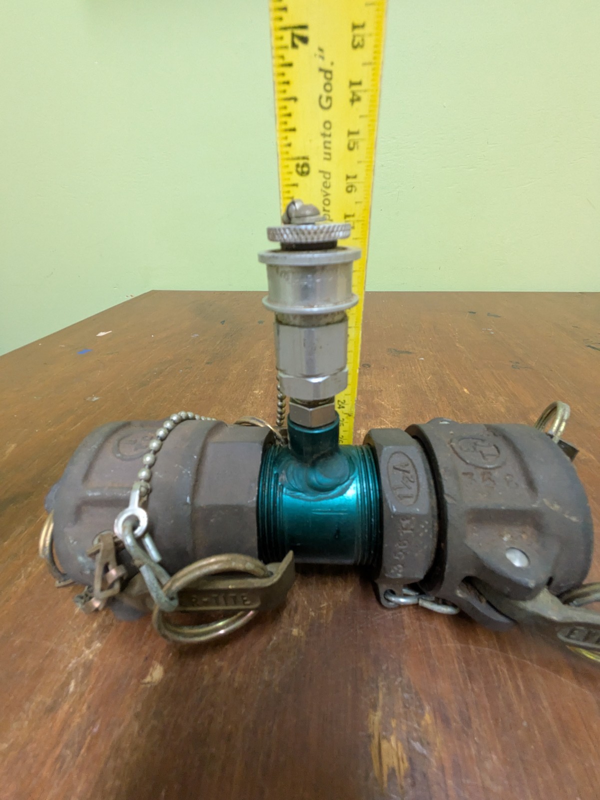 Ever-Tite 1 1/2″ Cam Groove Coupler With Snap Tite Relief Valve Unit