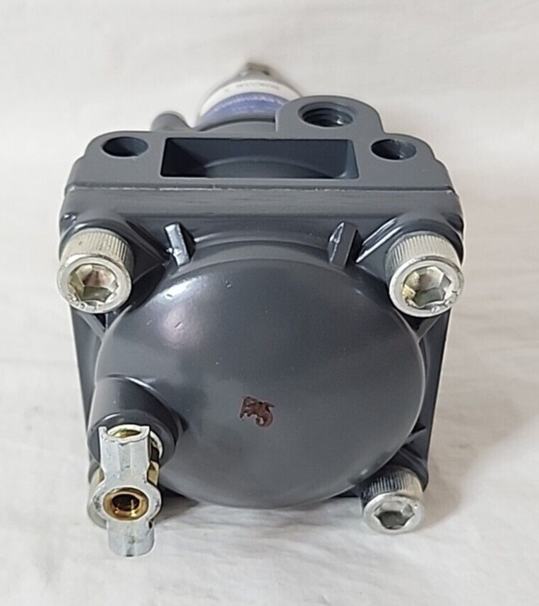 Control Air Inc Type 300 Air Filter Pressure Regulator Max PSIG 250 Range 0-30