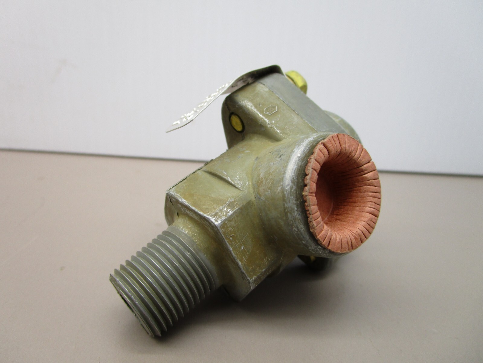 Bendix 278598 DC-4 Double Check Valve for Air Brake Systems