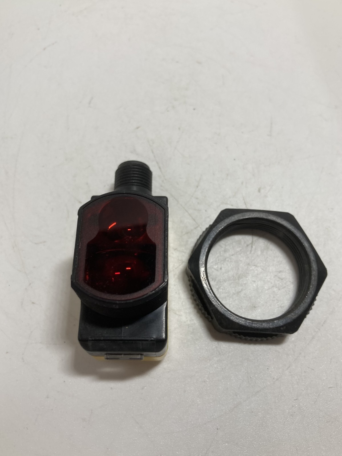 BANNER QS30EDVQ PHOTOELECTRIC SENSOR RED BEAM 10-30VDC NPN,PNP NNB