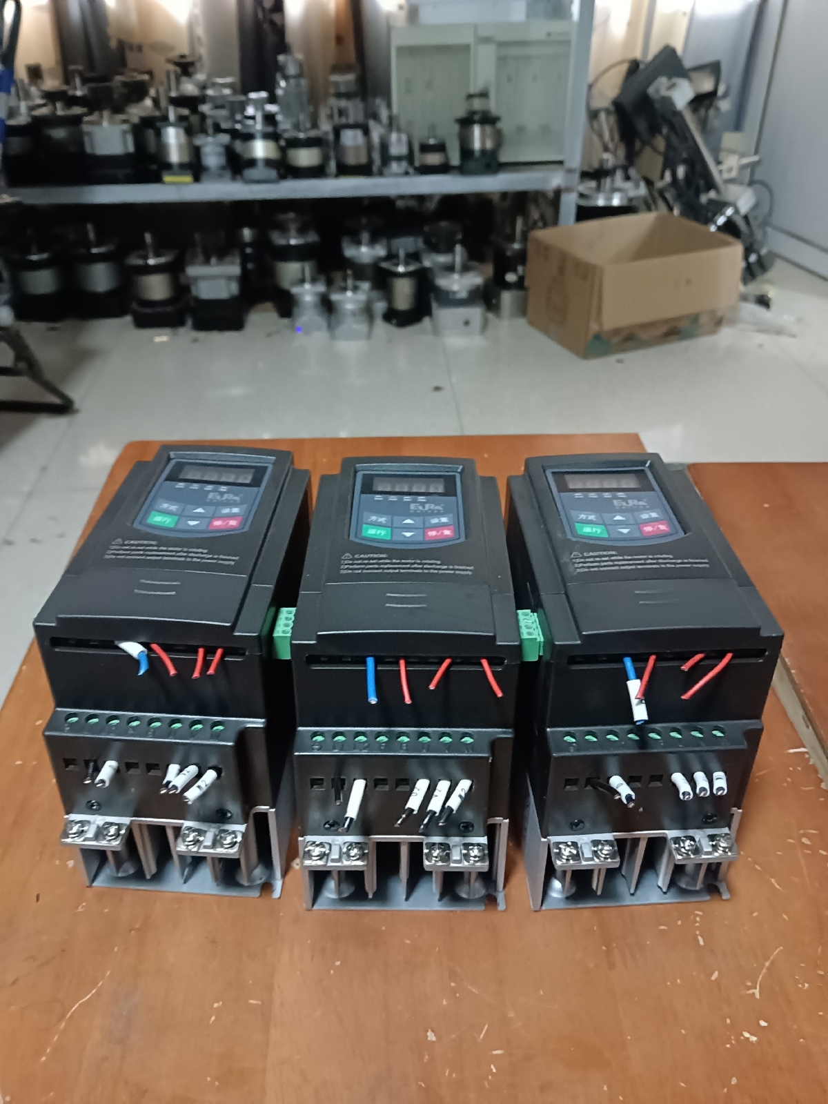 1P E2000-0004S2 0.4KW 220V Accept counteroffer