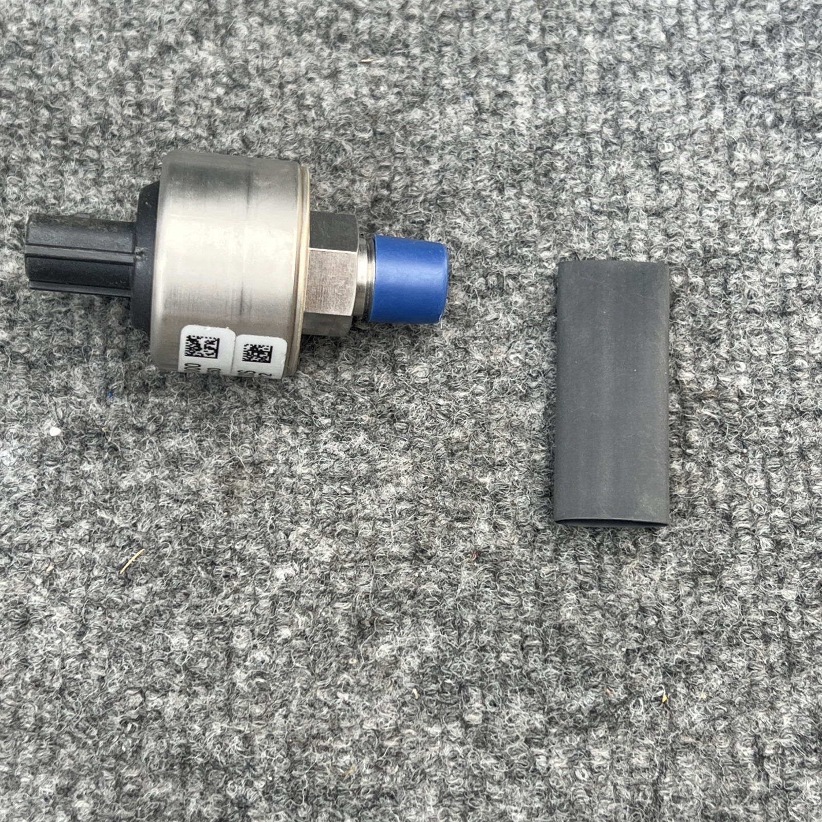 York International 325-25927-600 Oil Pressure Transducer New Other