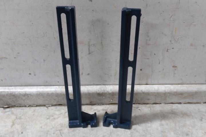 Zurn Z1203-NR3 14 In Overall Width Blue Cast Iron Carrier