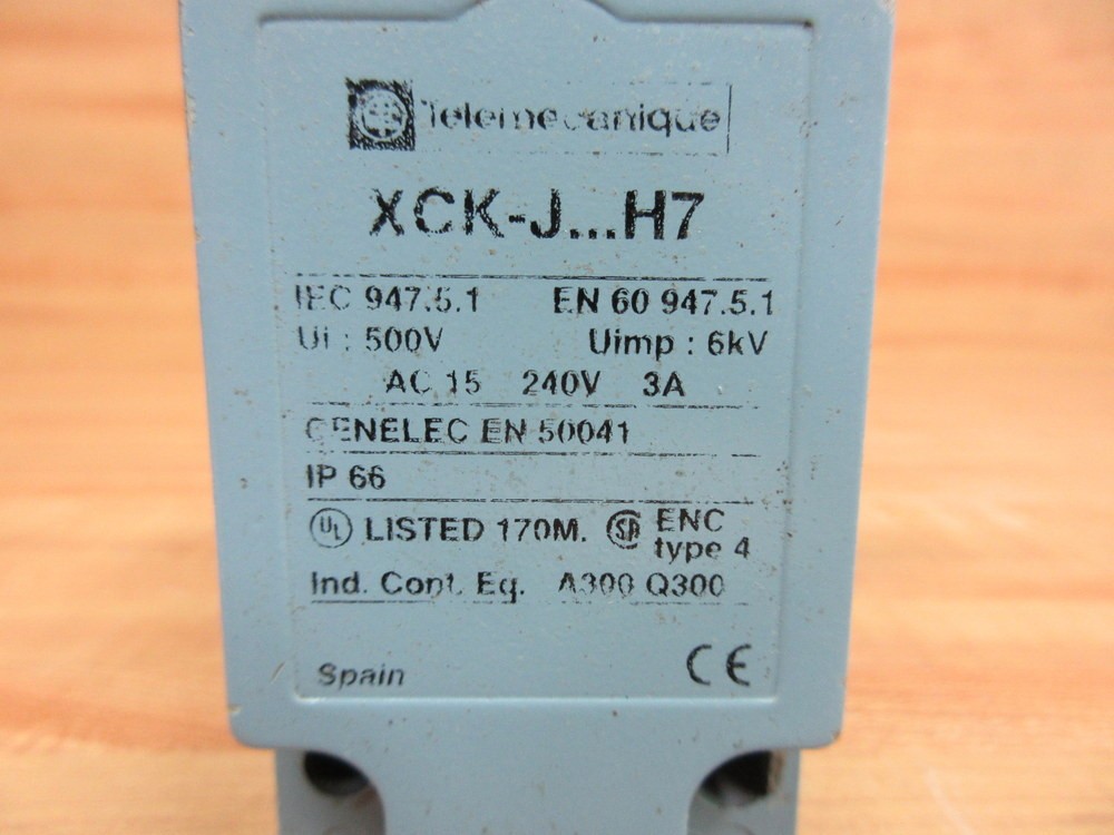 Telemecanique XCK-J….H7 Limit Switch With Limit Switch Head ZCK-E05