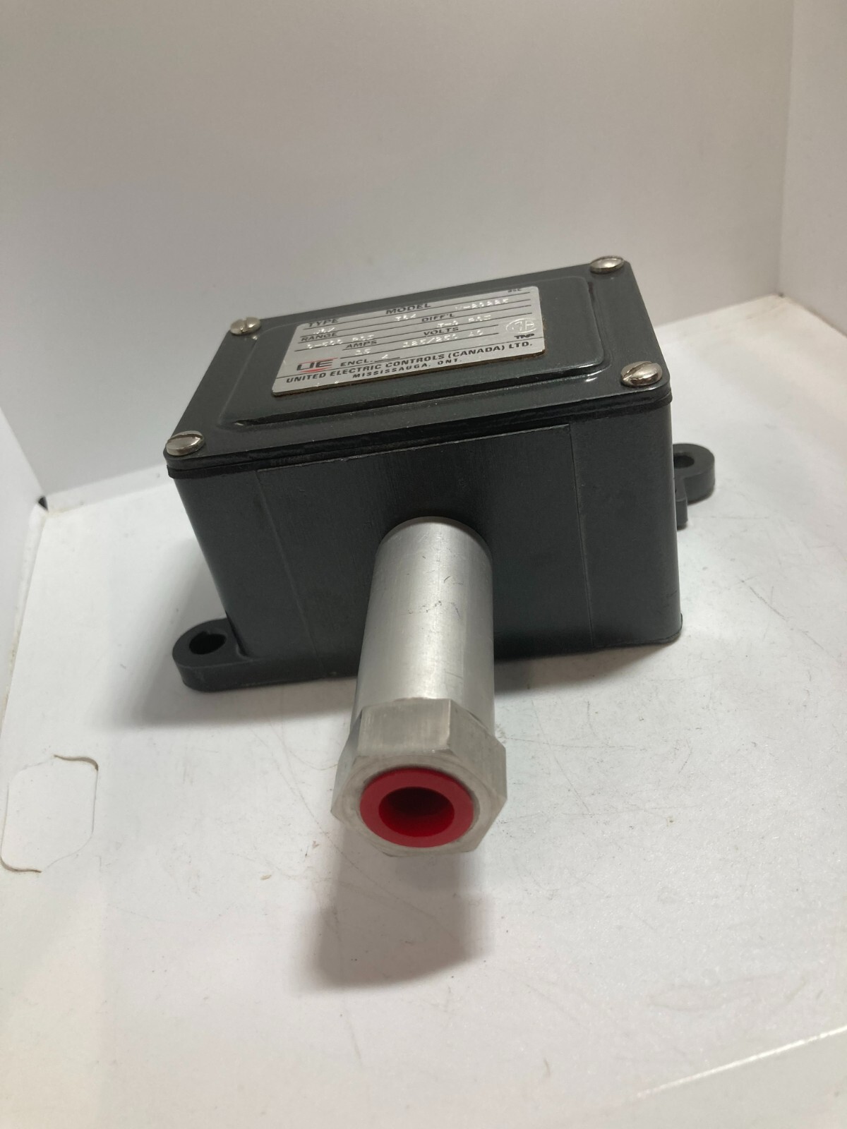 UNITED ELECTRIC J6X 364 PRESSURE SWITCH 0-500PSI 15A 125/250AC NNB