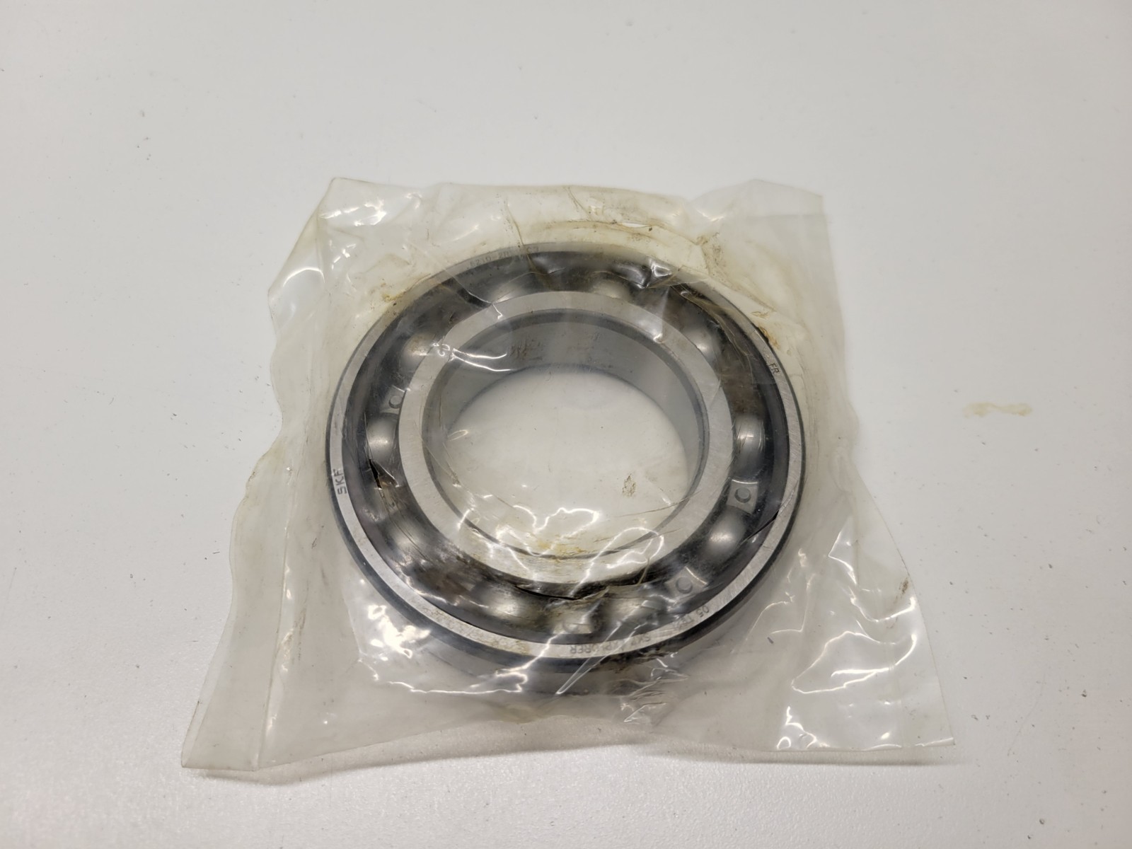 NEW OLD STOCK! SKF SINGLE SIDE SHIELD BALL BEARING 6210-2RS1/C3