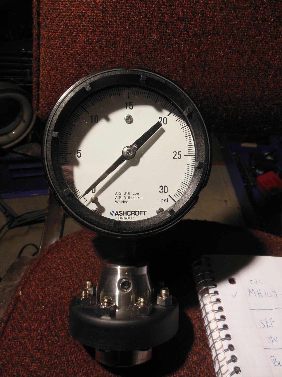 Ashcroft Duragauge 45-1279-SS-04L-30# with diaphragm seal 75-100DD-04T