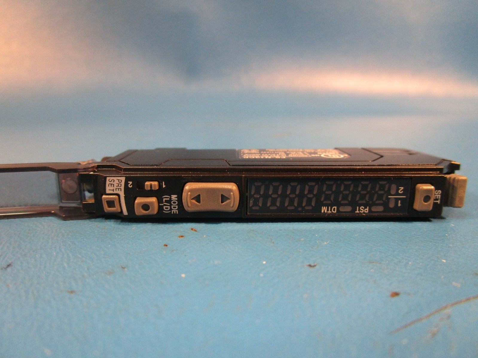 Keyence FS-N13CP, Digital Fiber Optic Sensor, Fiber Amplifier, M8, Main Unit
