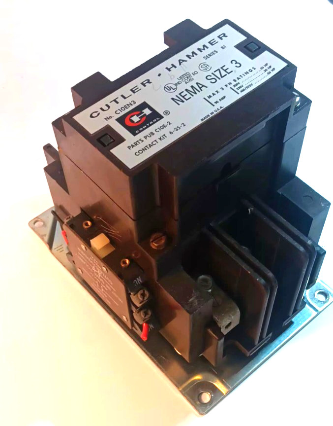 CUTLER HAMMER C10EN3 SER. B1, 3 Pole Contactor 120 Volt Coil