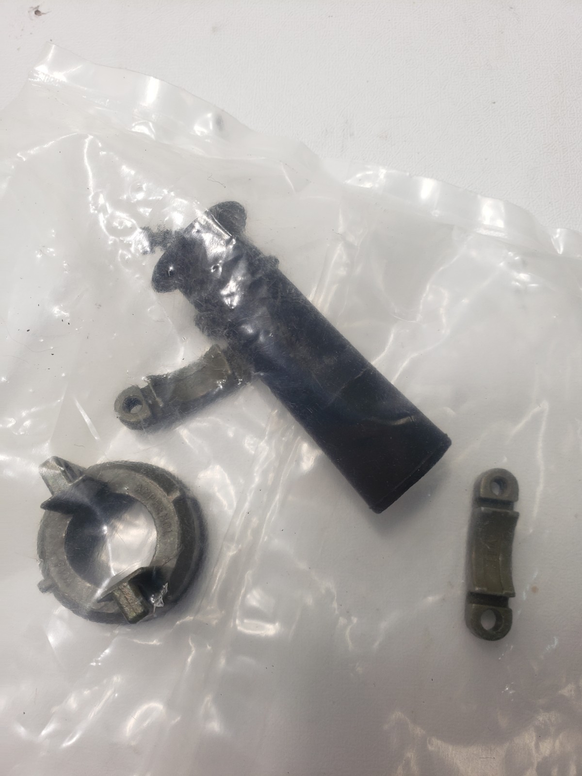Amphenol Aerospace 97-3057-1010-1 Cable Clamp Backshell Connector NOS Sealed