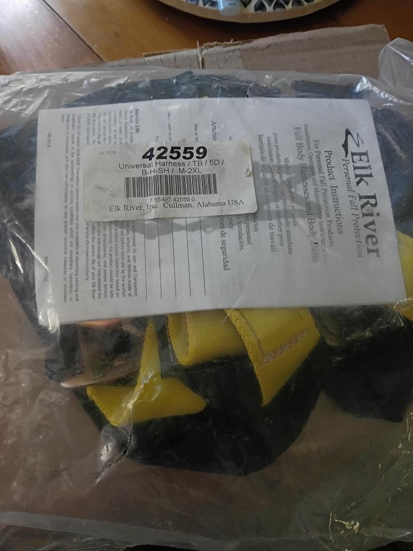 NEW ELK RIVER UNIVERSAL FULL BODY HARNESS 310 LBS. #42559