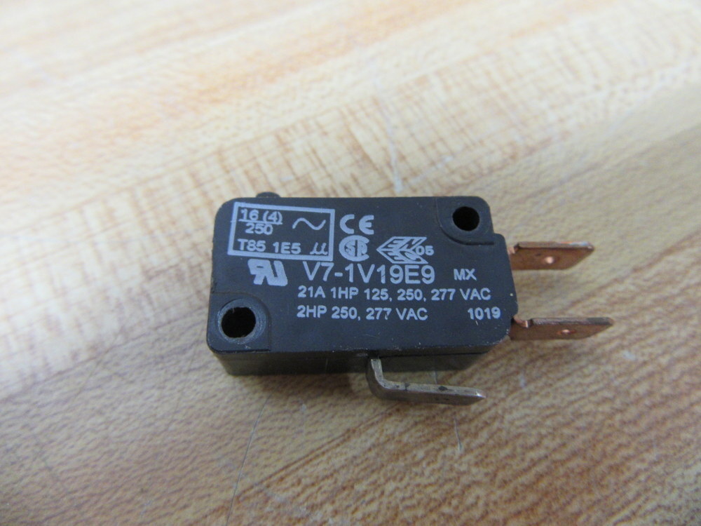 Micro Switch V7-1V19E9 Pin Plunger Switch V71V19E9