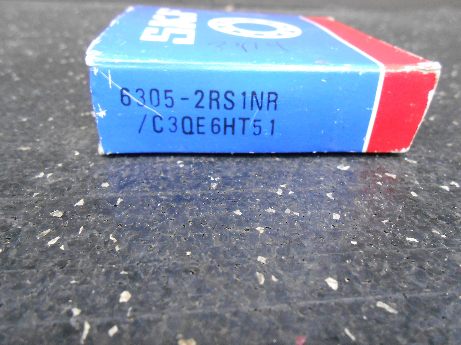 SKF BEARING 6305 2RSNRJEM UE01 66MM OD 25MM ID 17MM WIDE 63052RS1NR/C3QE6HT51