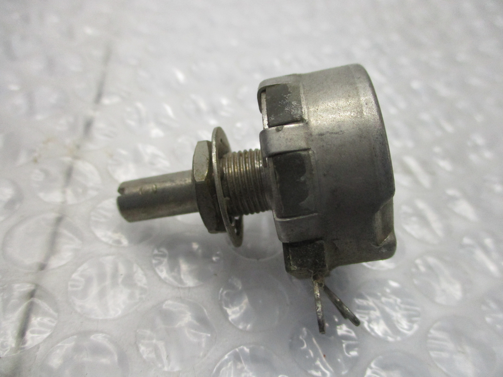 INDUSTRIAL SPARE RV4NAYSD104A POTENTIOMETER LOT OF 2 NSNP