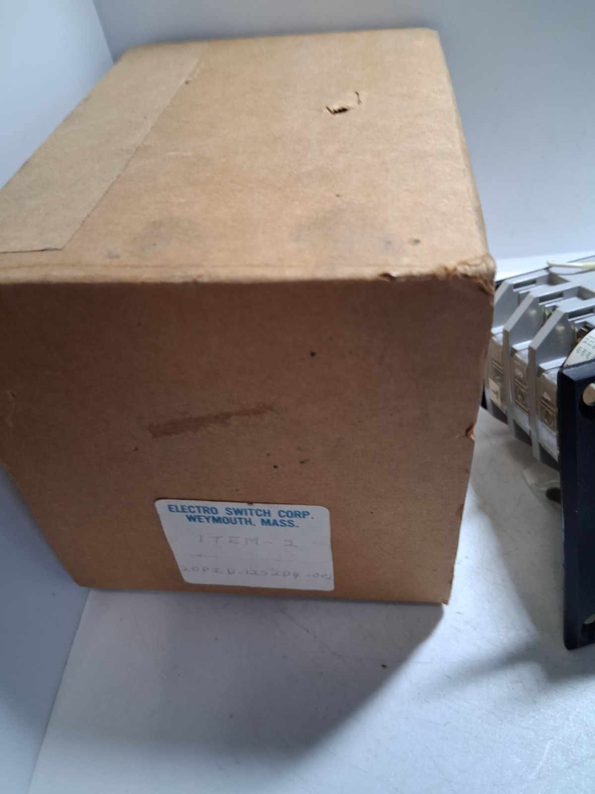 ELECTRO SWITCH 20PZD-125204-002 ROTARY CAM SWITCH 2 POSITION 20A 600VAC NIB