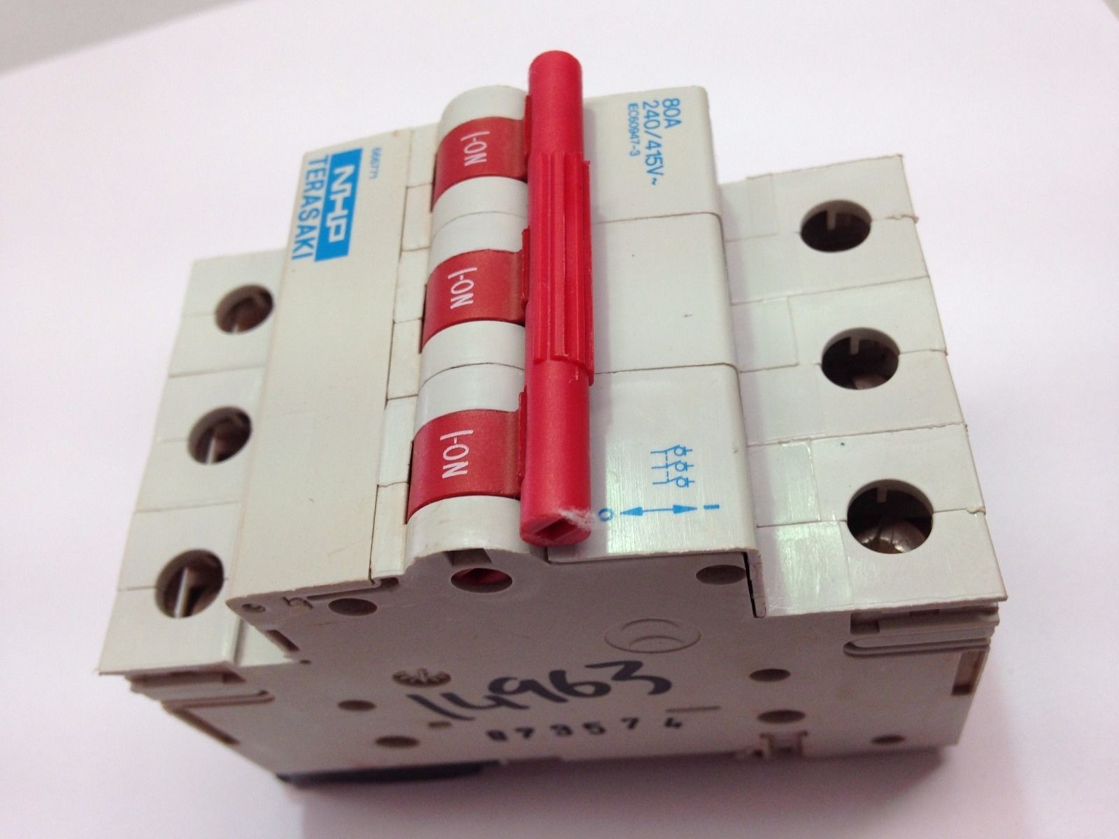 NHP TERASAKI IEC 60947-3 Low Voltage Isolator Switch 666771 3 Pole 240/415V 80A