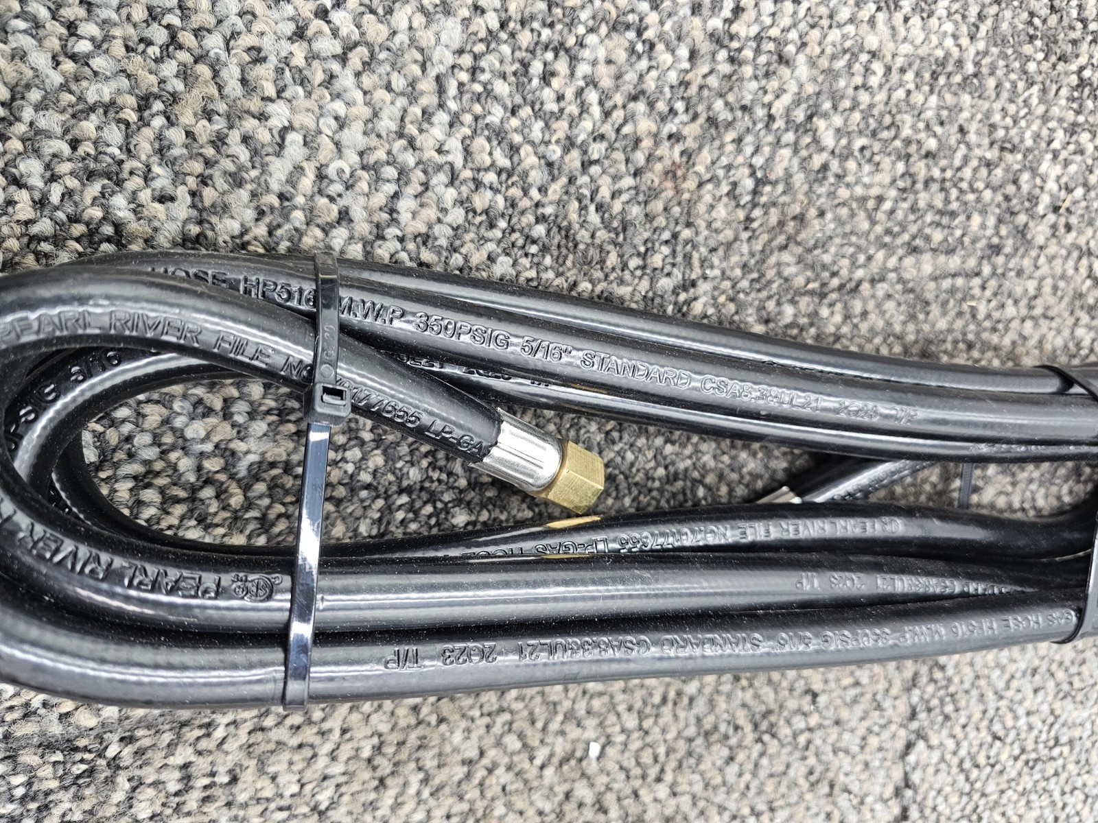 Pearl River 70177655 5/16″ HP516 Propane Adapter Hose 350PSIG LP-GAS Black