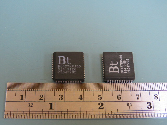 BROOKTREE BT477KPJ50 Qty of 10 per Lot Triple 8-Bit Digital-to-Analog Converter
