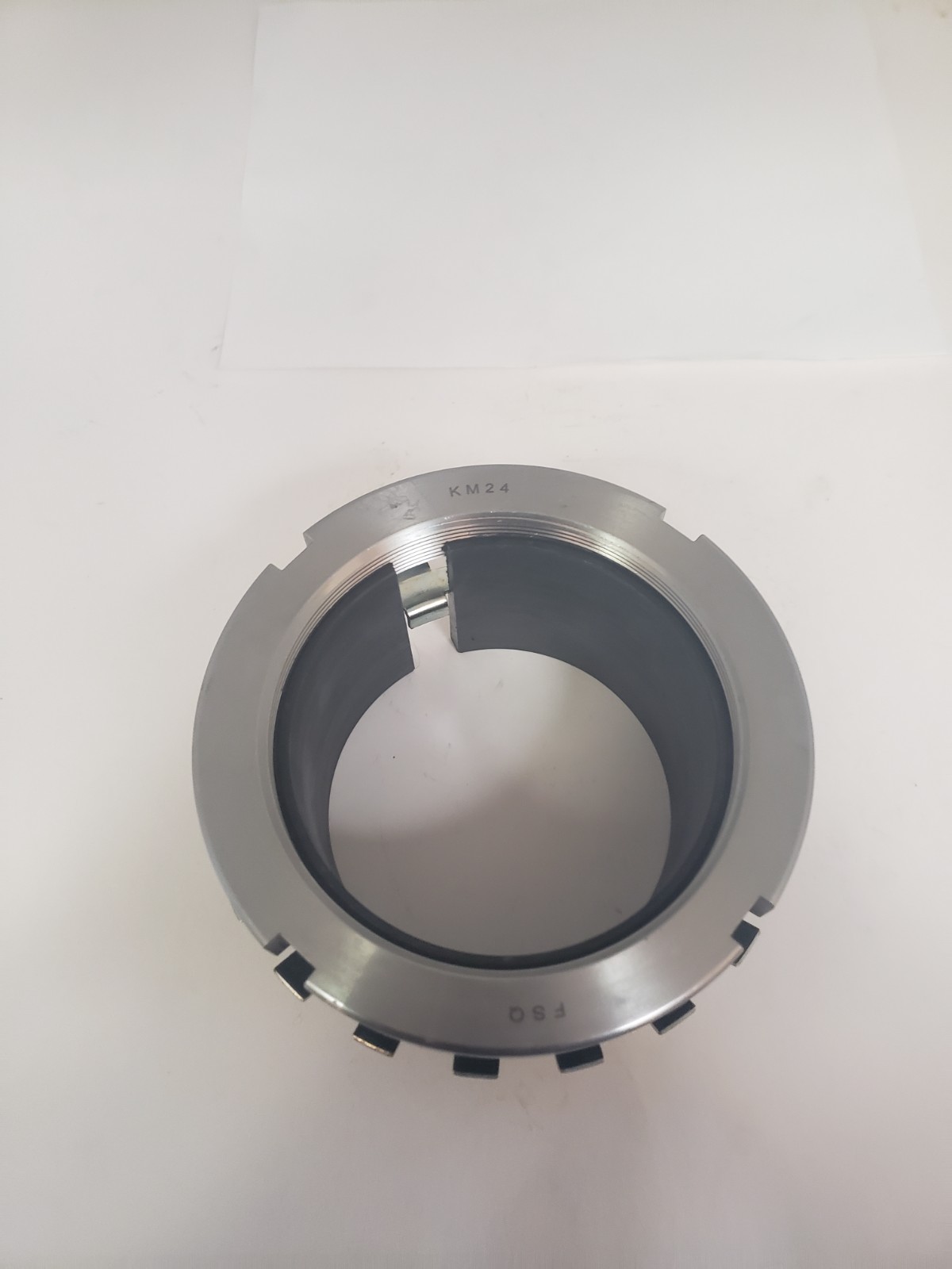 FSQ KM24 LOCKING NUT AND ADAPTER SLEEVE 120x155x20mm, NIB